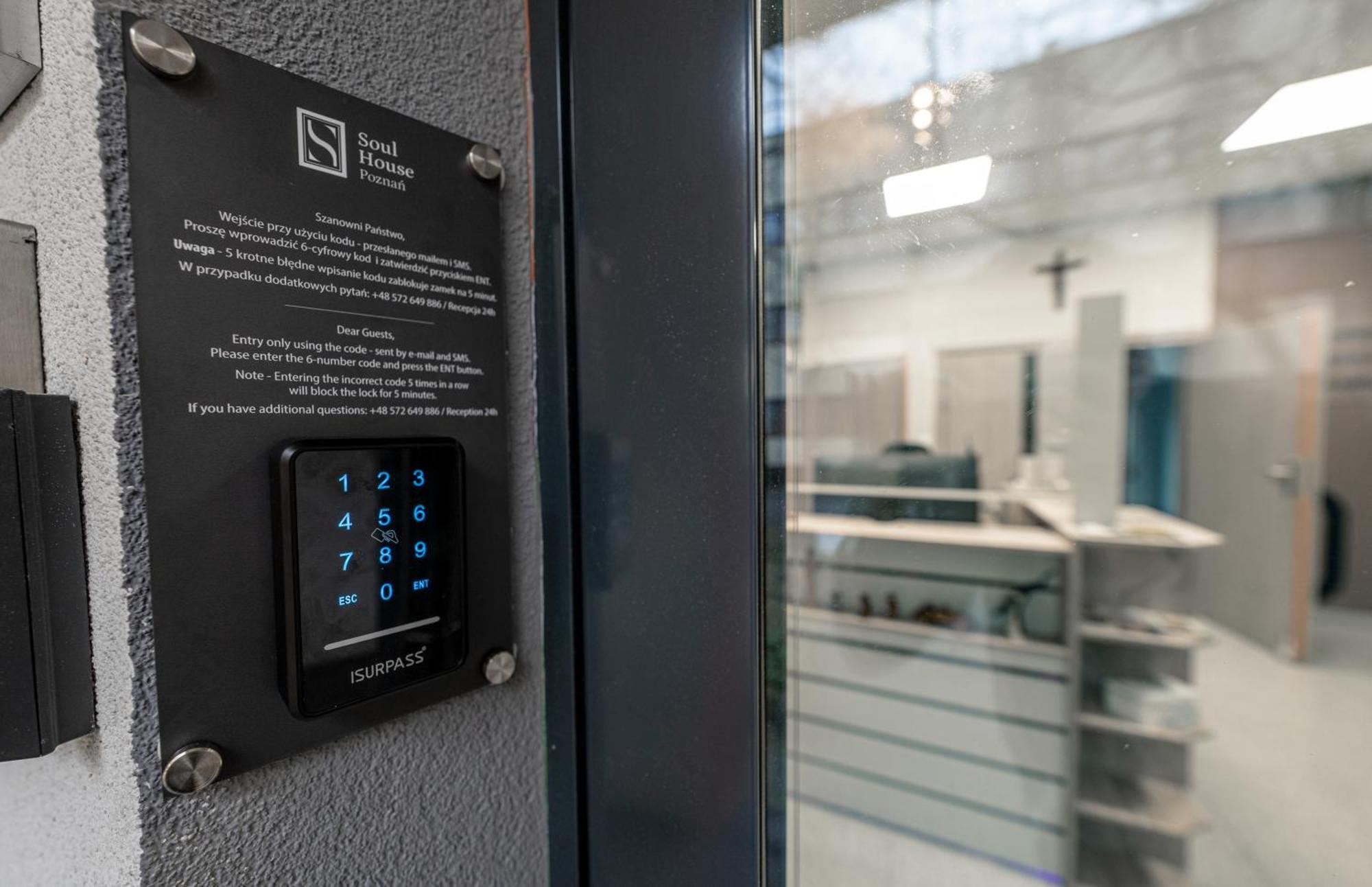 Soul Poznan Free Parking Bed & Breakfast ภายนอก รูปภาพ